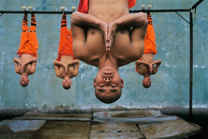 Buddhism-Zhengzhou-China-by-Steve-McCurry