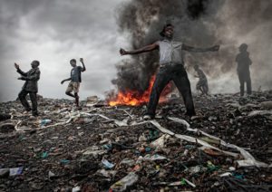  jose ferreira documented lives dump scavengers mozambique 
