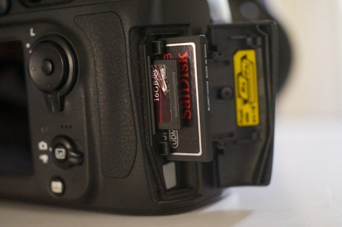 Nikon D800 Memory Slots