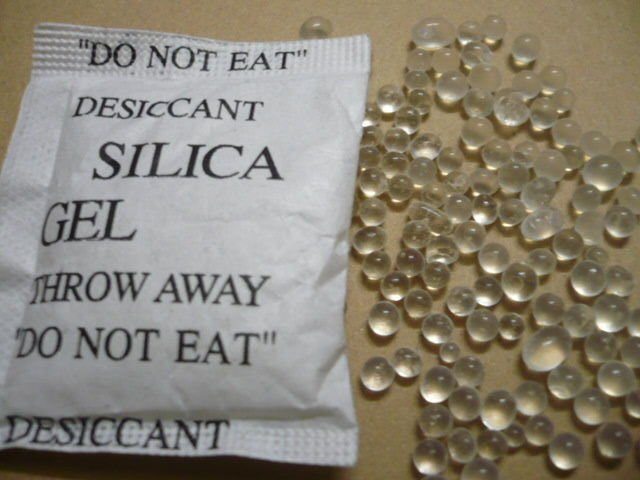 How a Little Bead of Silica Gel Drove Me Absolutely Insane (And Screwed Up My Canon 5D Mk III)