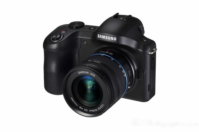 Chris Gampat The Phoblographer Samsung Galaxy NX Camera product photos (3 of 8)