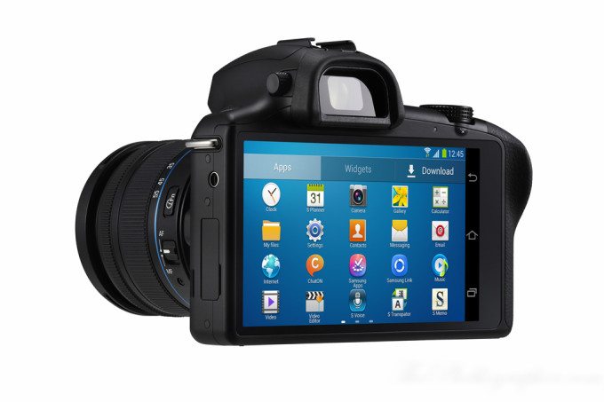 Chris Gampat The Phoblographer Samsung Galaxy NX Camera product photos (5 of 8)