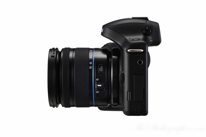 Chris Gampat The Phoblographer Samsung Galaxy NX Camera product photos (6 of 8)