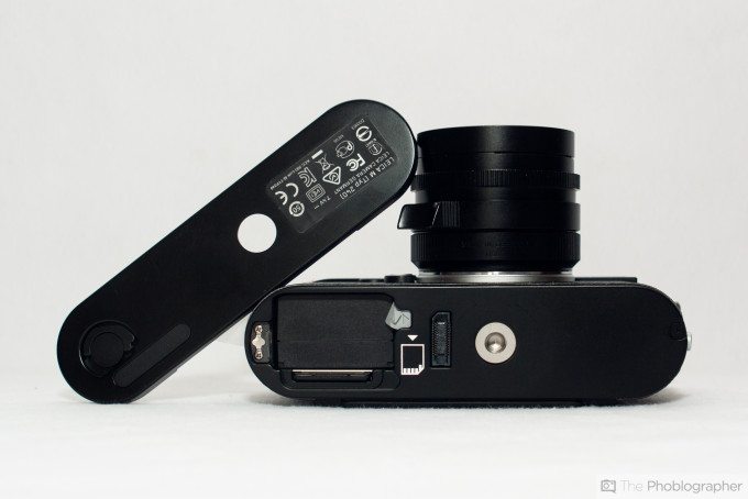 Felix Esser The Phoblographer Leica M Typ 240 Review Bottom View
