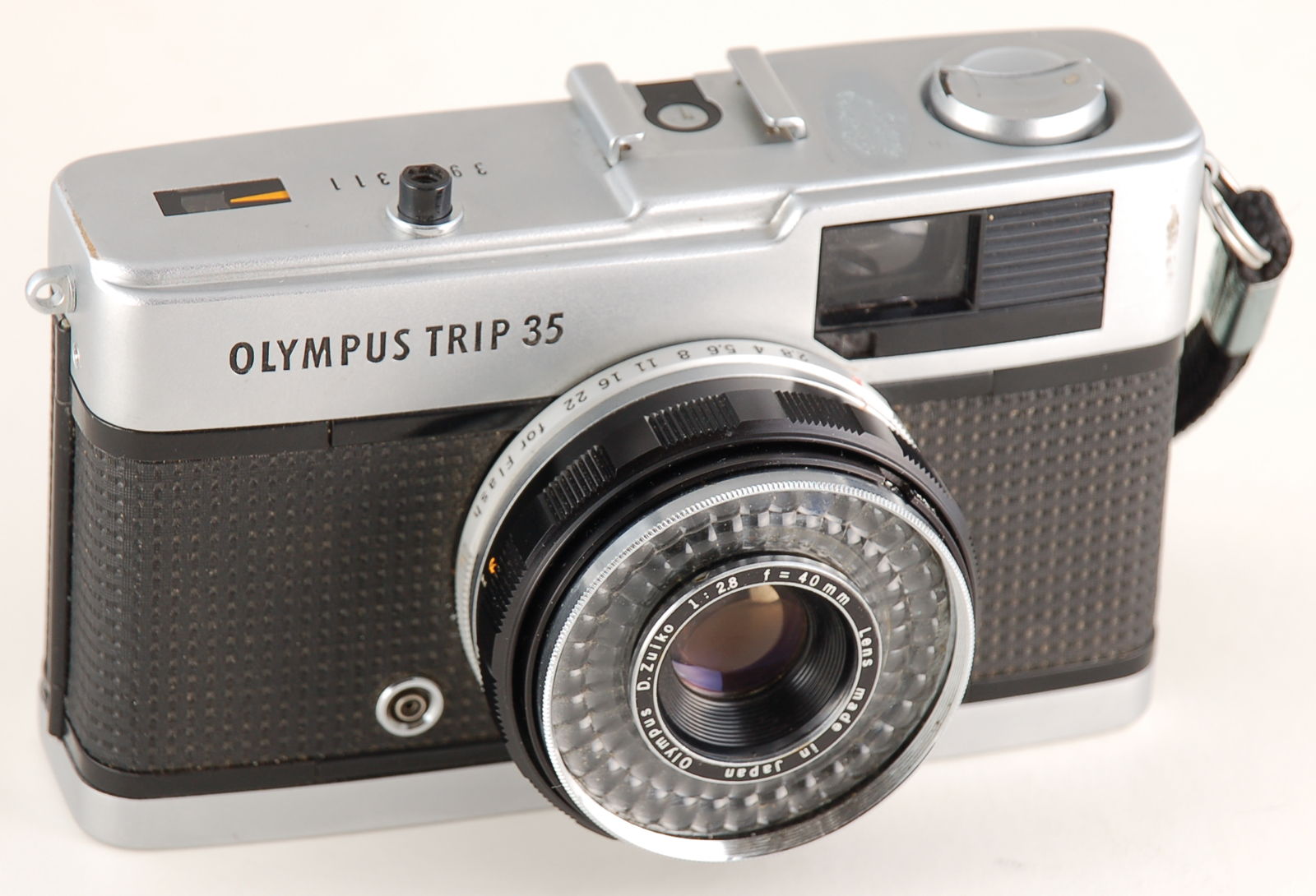 Reports Hint at a Fixed-Lens Large-Sensor Olympus TRIP-D to Come