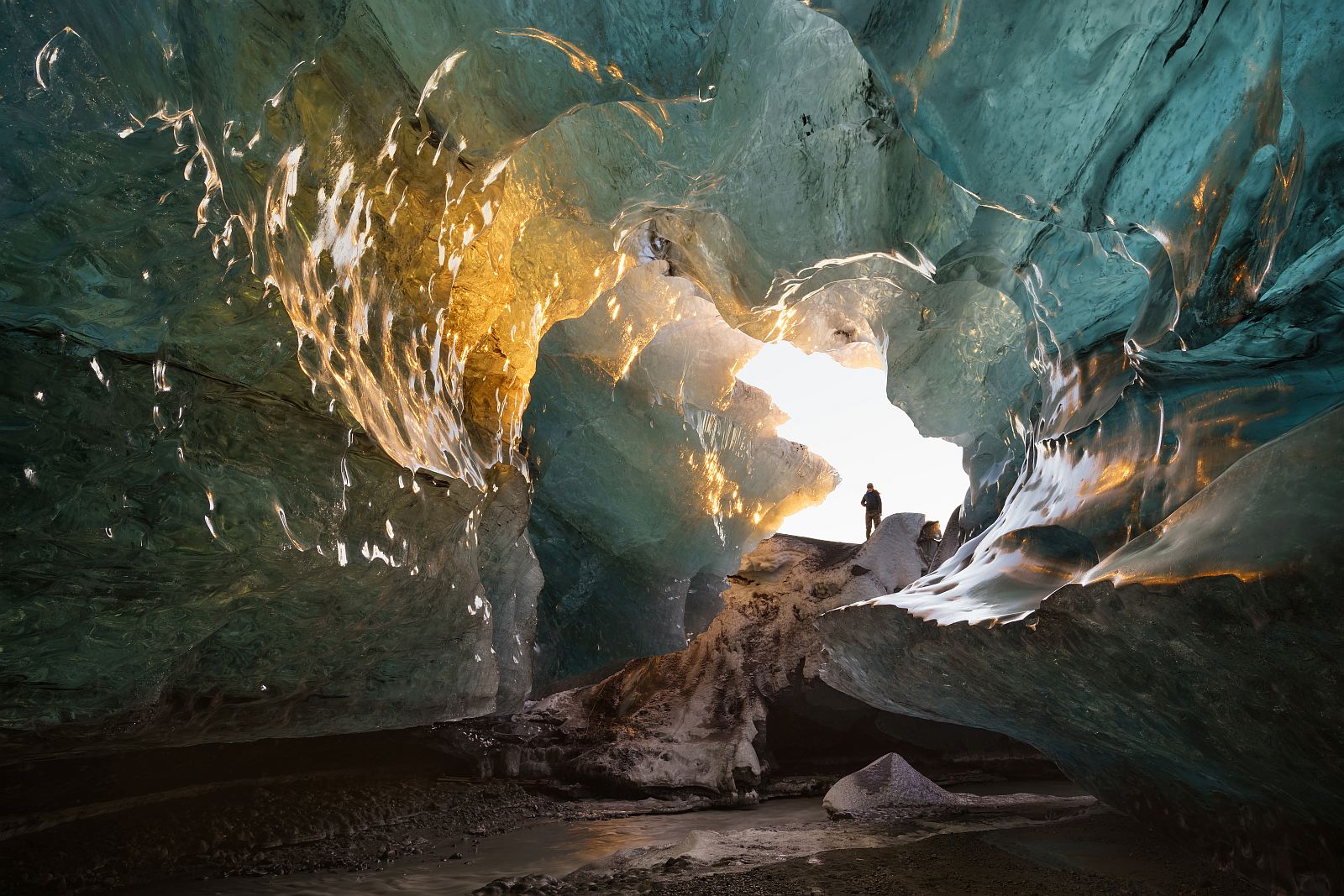 Лучшие фотографии. Исландия пещера Лейдаренди. Уникальные фотографии. Красивые моменты природы. Лучшие снимки мира.