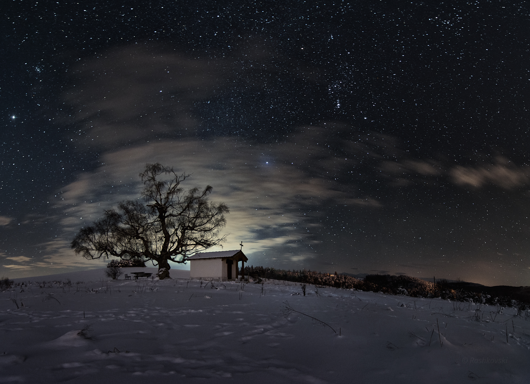 Стояла тихая морозная ночь. Зимнее небо. Зимний ночной пейзаж. Морозная ночь. Зимнее ночное небо.