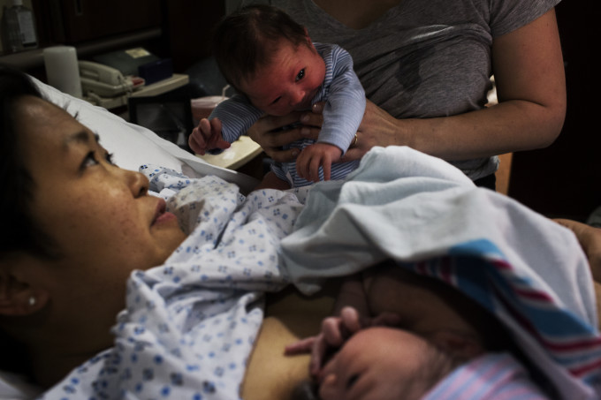 Emily held Reid up to meet his new little brother. Reid and Eddie were born only four days apart, despite being due three weeks apart. Both babies had the same donor, making them biological half-brothers. “Oh my God,” Kate said, “we’re…like…a family suddenly!”