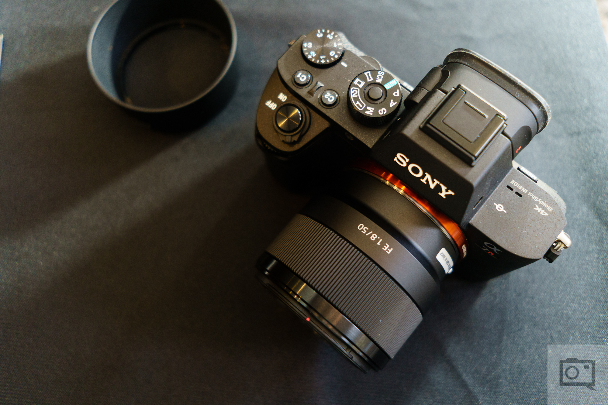 Sony 50mm купить. Sony 50mm f/1.8. Sony 50 1.8 Fe. Объектив Sony Fe 50mm f/1.8. Sony 50mm 1.8.