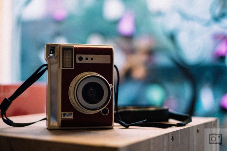 Chris Gampat The Phoblographer Lomography Lomo'Instant Automat product images first impressions (6 of 10)ISO 16001-500 sec at f - 1.4