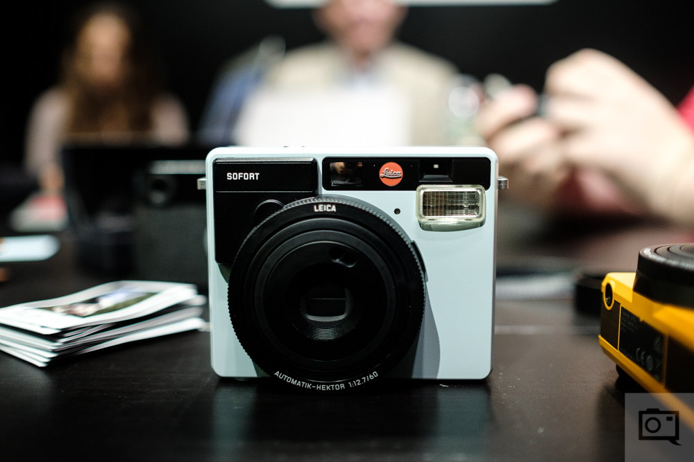 Instant Film Camera Review: Leica Sofort (Fujifilm Instax Mini)