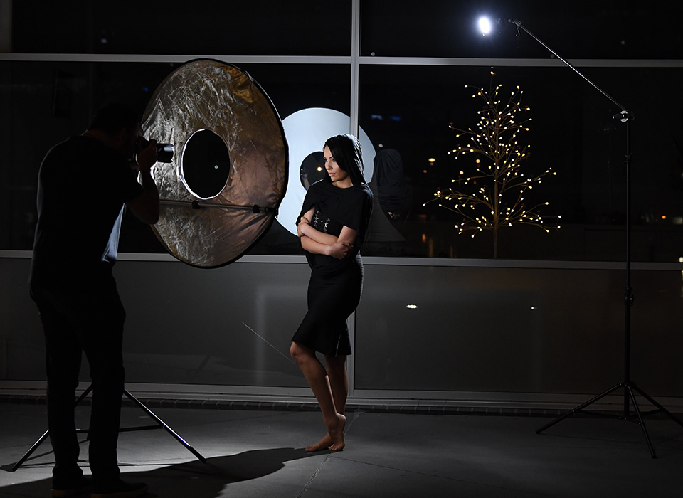 reflectors_specialty_omega_reflector_360_jerry_ghionis_ring_light_bts