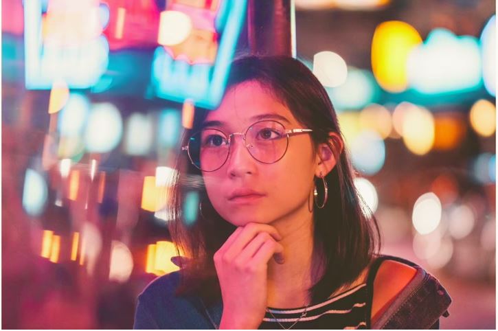 How to Shoot Colorful Bokehlicious Night Portraits