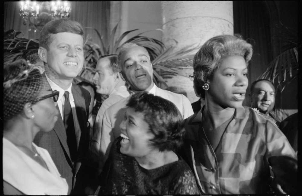 5 Garry Winogrand Street Photography Composition Lessons