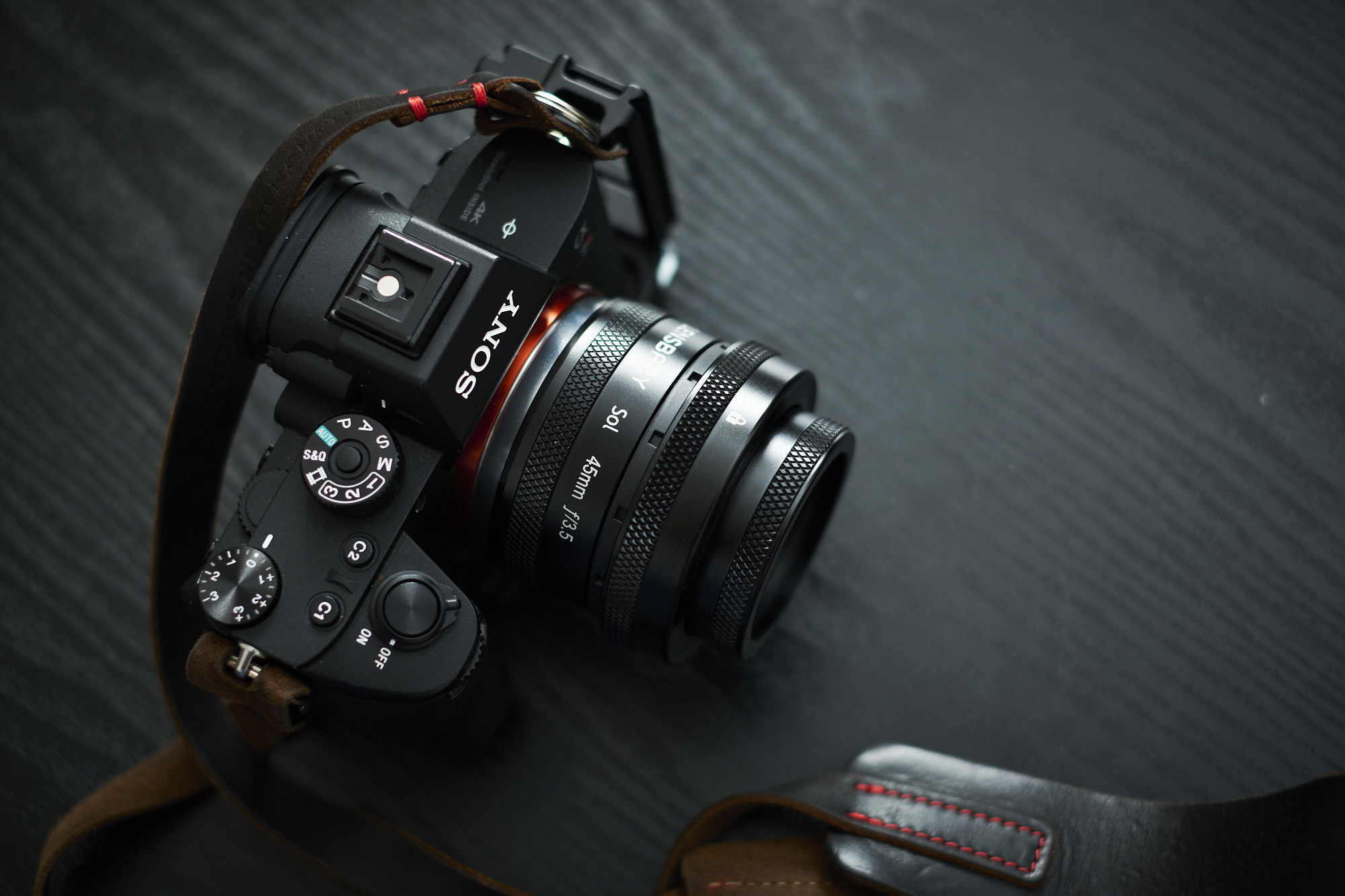 Chris Gampat The Phoblographer lensbaby Sol 45mm f3.5 lens review product images