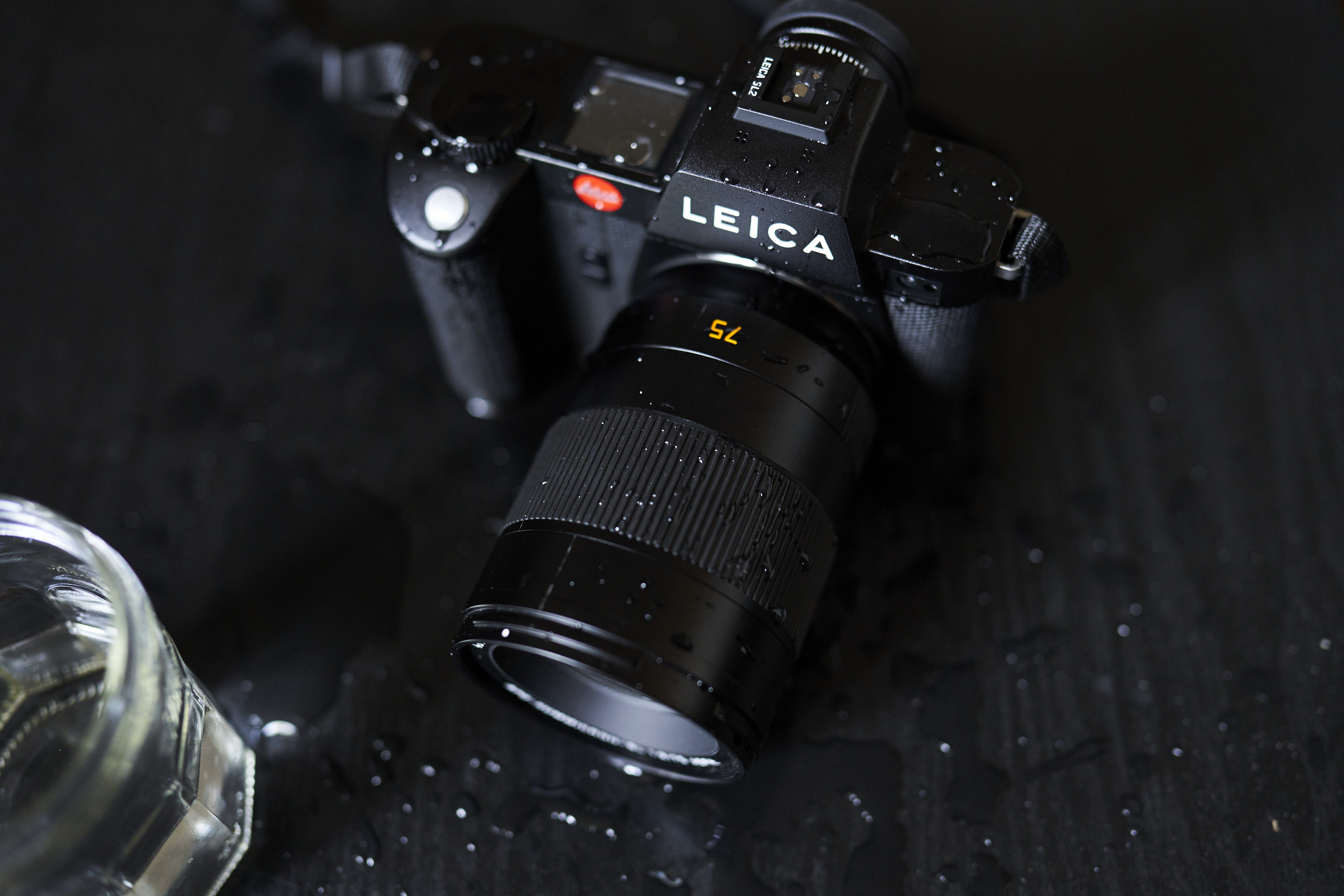 Chris Gampat The Phoblographer Leica SL2 product images 21-50s1600