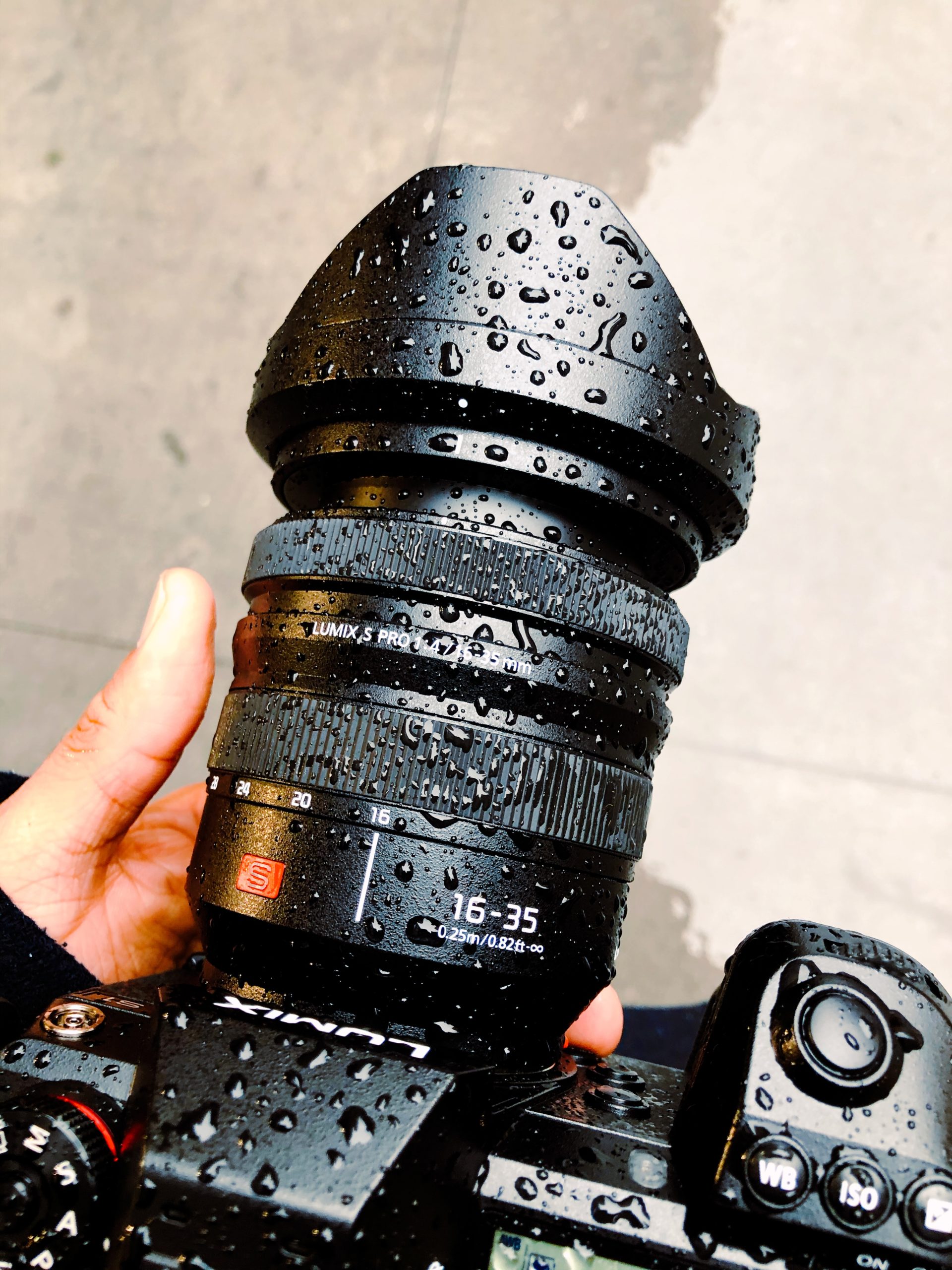カメラ レンズ(ズーム) The Big City Lens: The Panasonic 16-35mm f4 PRO Review