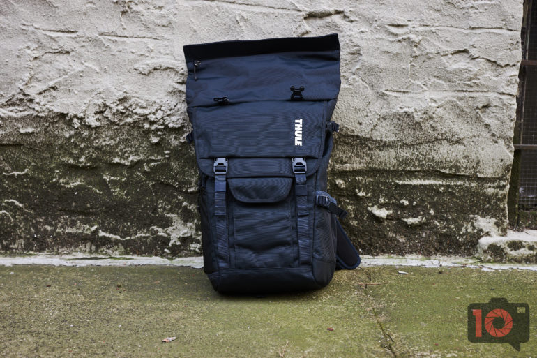 zwavel Aardbei woensdag Review: Thule Covert DSLR Rolltop Daypack (Scratching Our Heads)