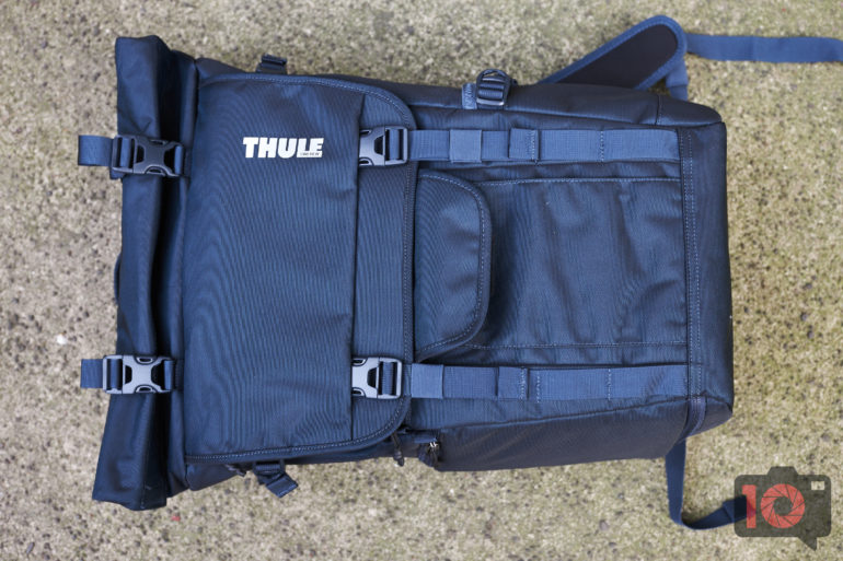 matig rekruut stroom Review: Thule Covert DSLR Rolltop Daypack (Scratching Our Heads)
