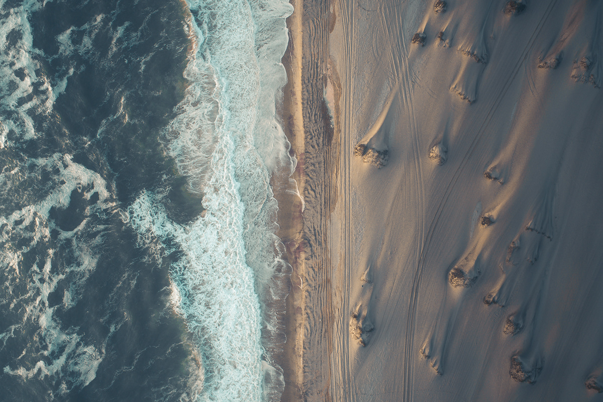 tobias-h-gg-uses-a-drone-to-make-the-oceans-look-ever-so-stunning