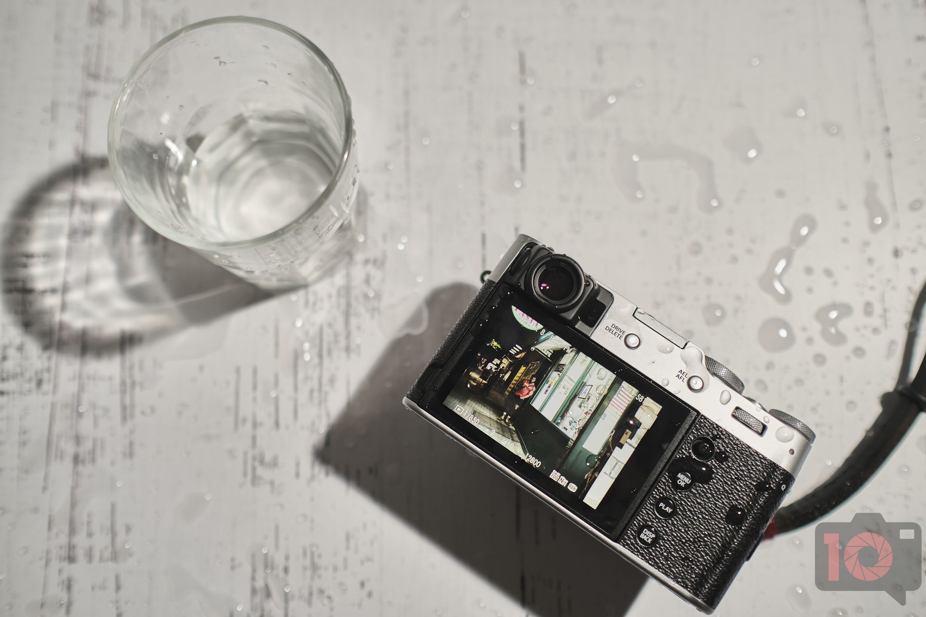Chris Gampat The Phoblographer Fujifilm X100V review build quality product images 21-60s200 5