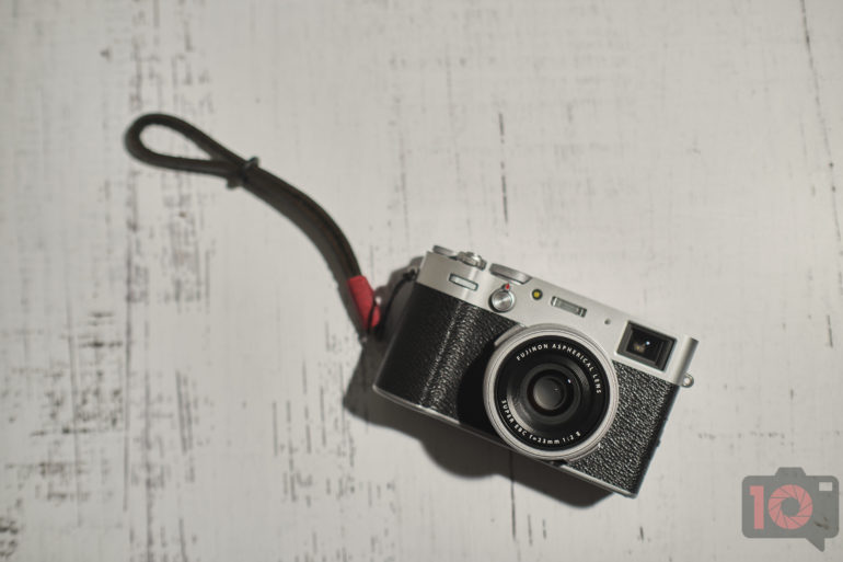 Chris Gampat The Phoblographer Fujifilm X100V review build quality product images 21 60s200