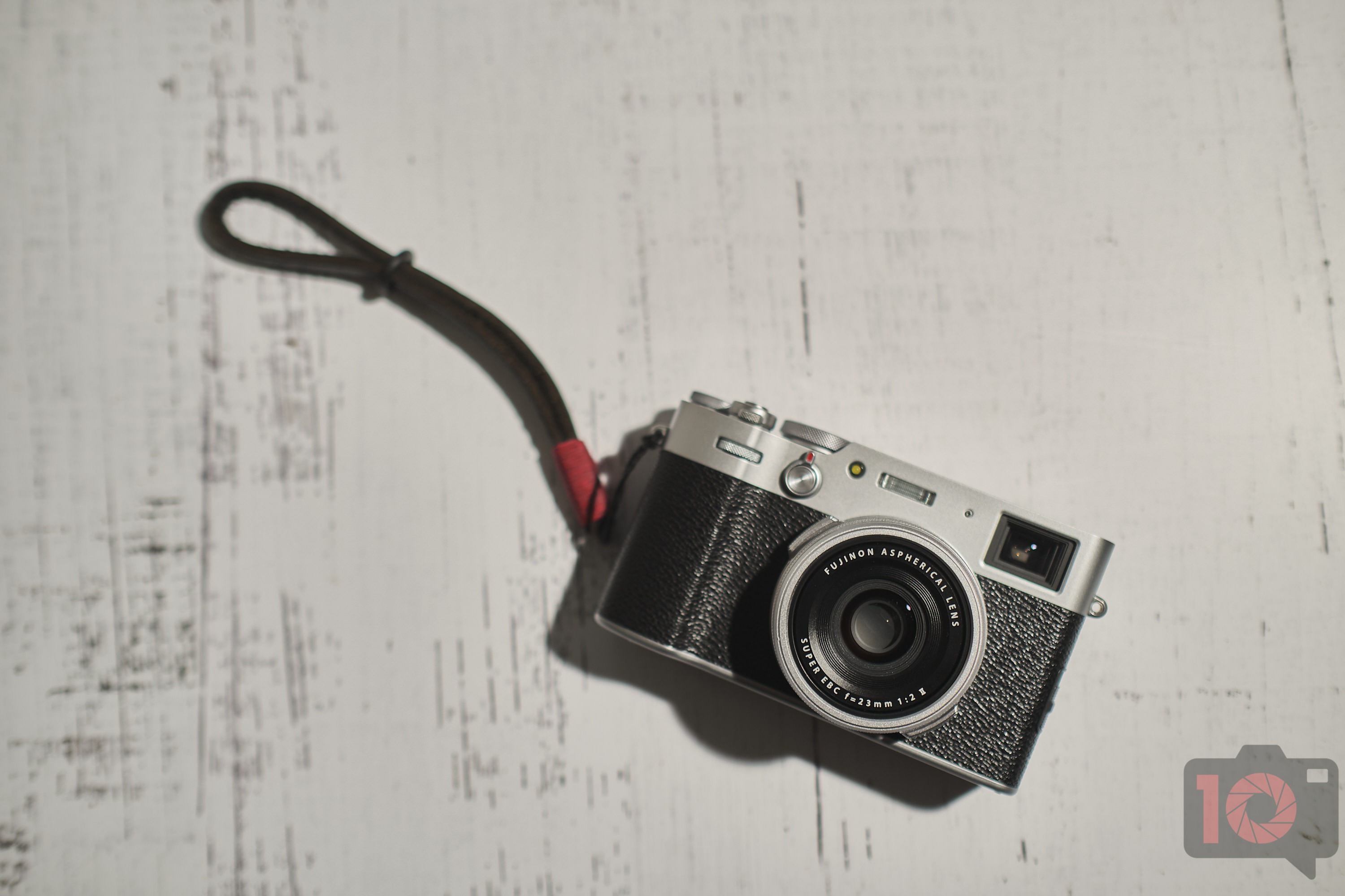 Chris Gampat The Phoblographer Fujifilm X100V review build quality product images 21-60s200
