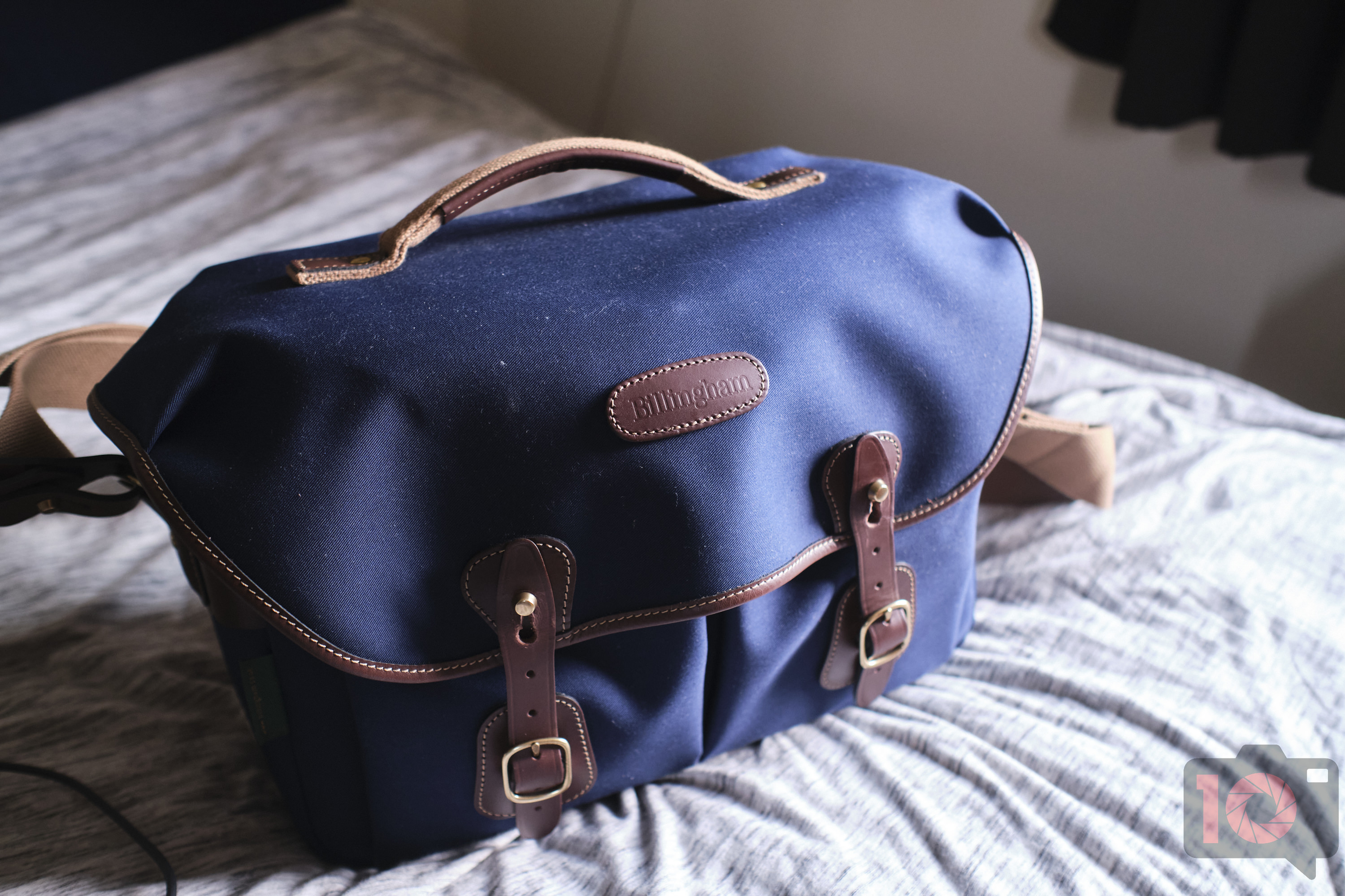 Chris Gampat The Phoblographer Hadley One in Navy and Brown review product images 2.81-120s1600