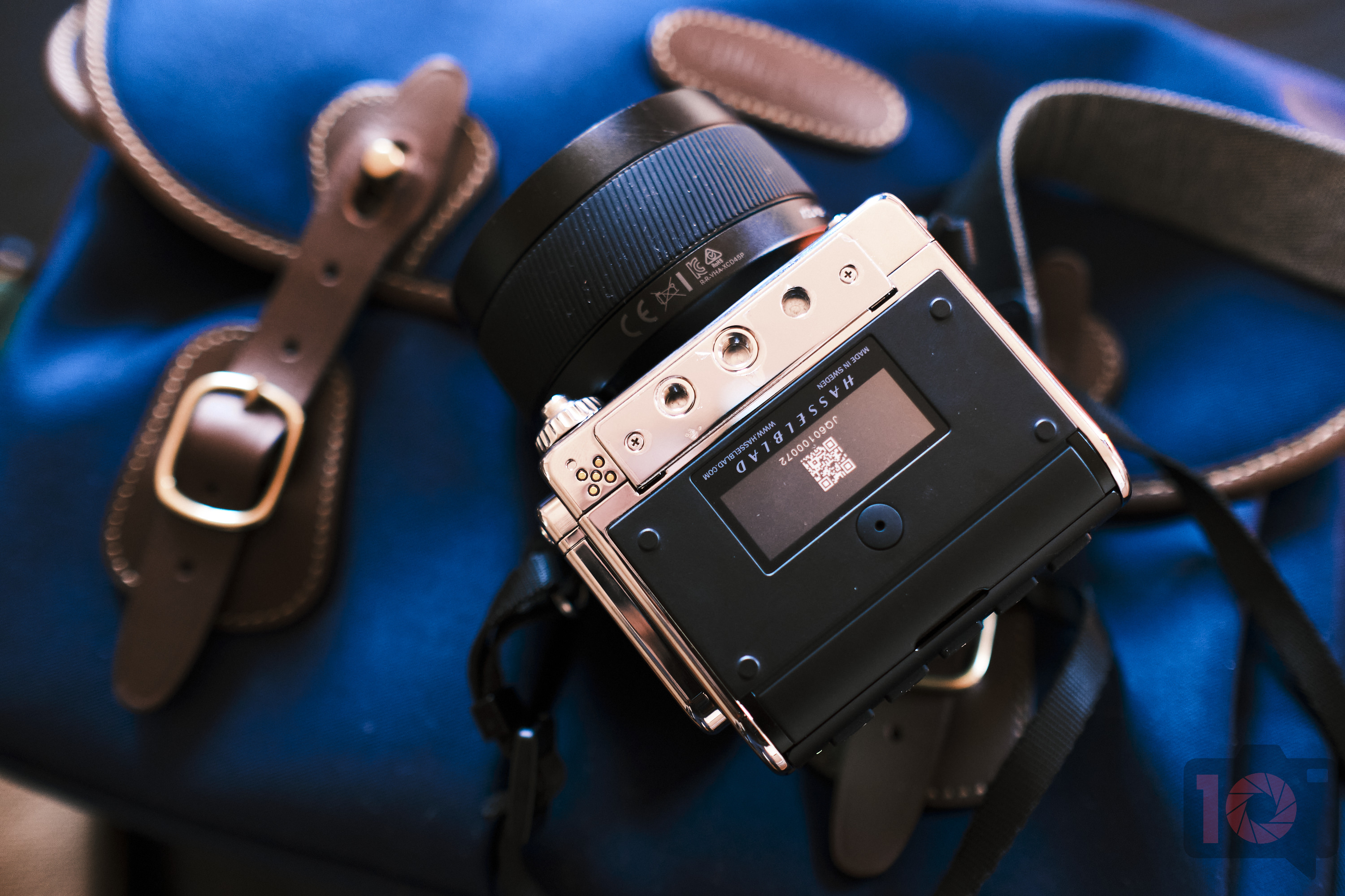 Chris Gampat The Phoblographer Hasselblad 907X CFV II 50C review product images 21-120s1600 2