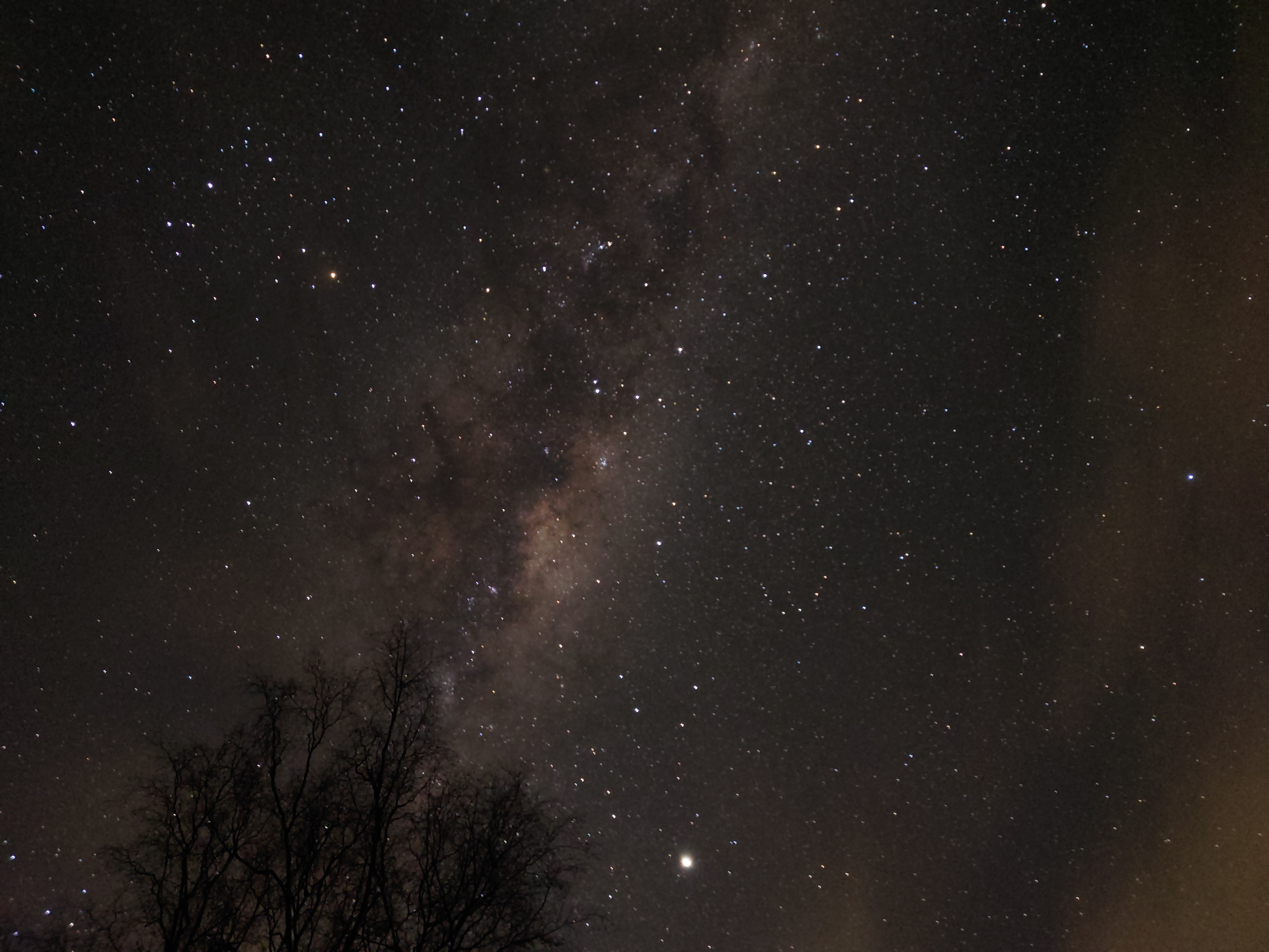 Timothy Ozimec Shot Beautiful Milky Way Photos with Sony Xperia 1 II