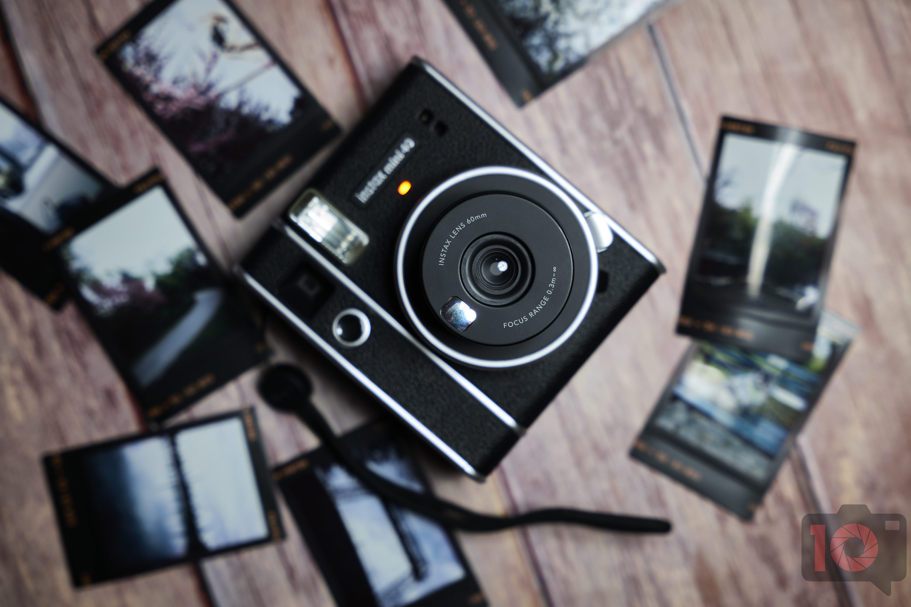 Chris Gampat The Phoblographer Fujifilm Instax Mini 40 review product images 2.81-100s200 10