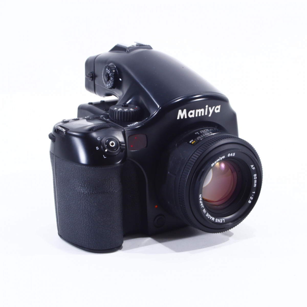 This Mamiya 645 AF Kit is a Great Way to Get into Medium Format