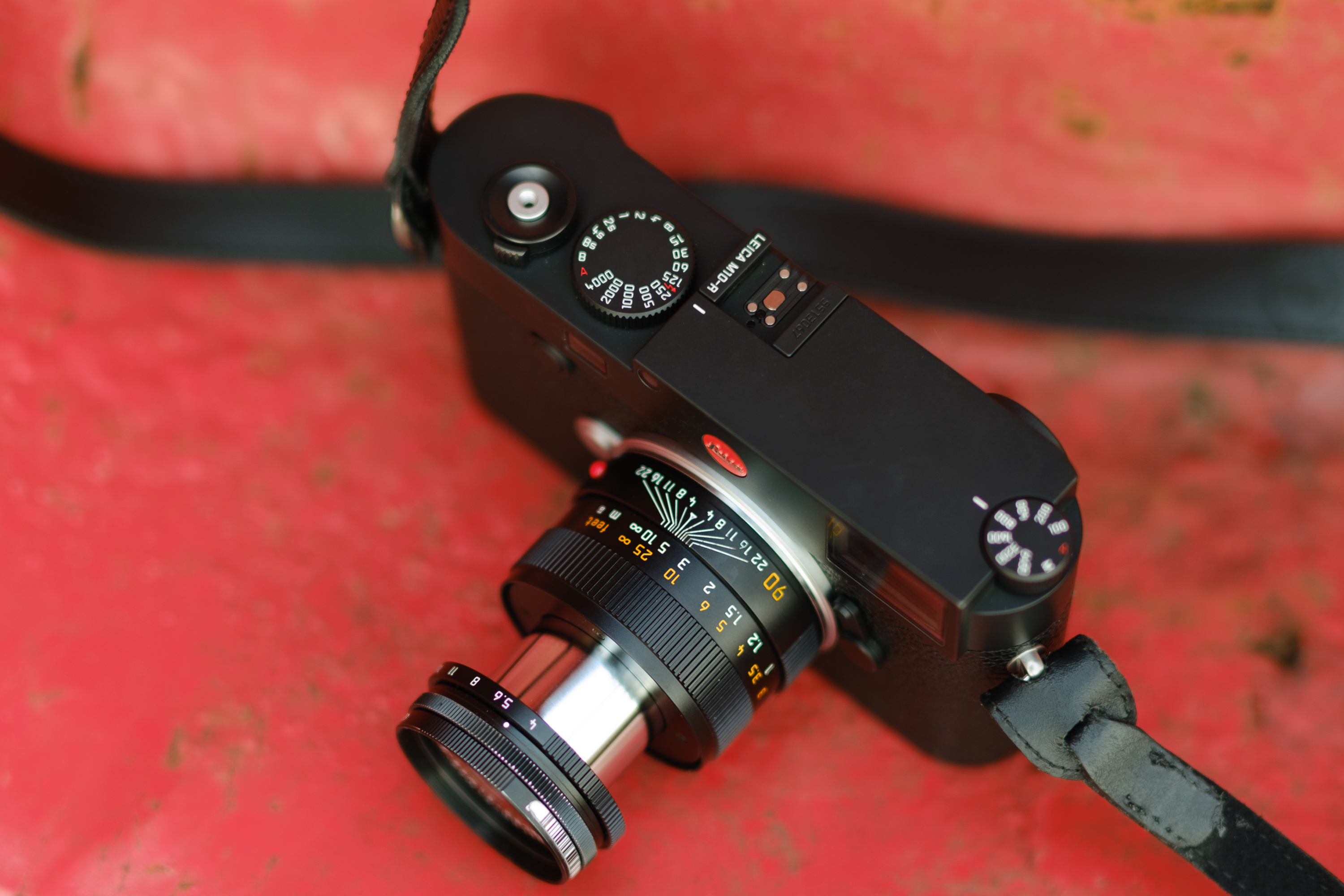 Tiny Lens Meets Unique Design: Leica Macro Elmar 90mm Review
