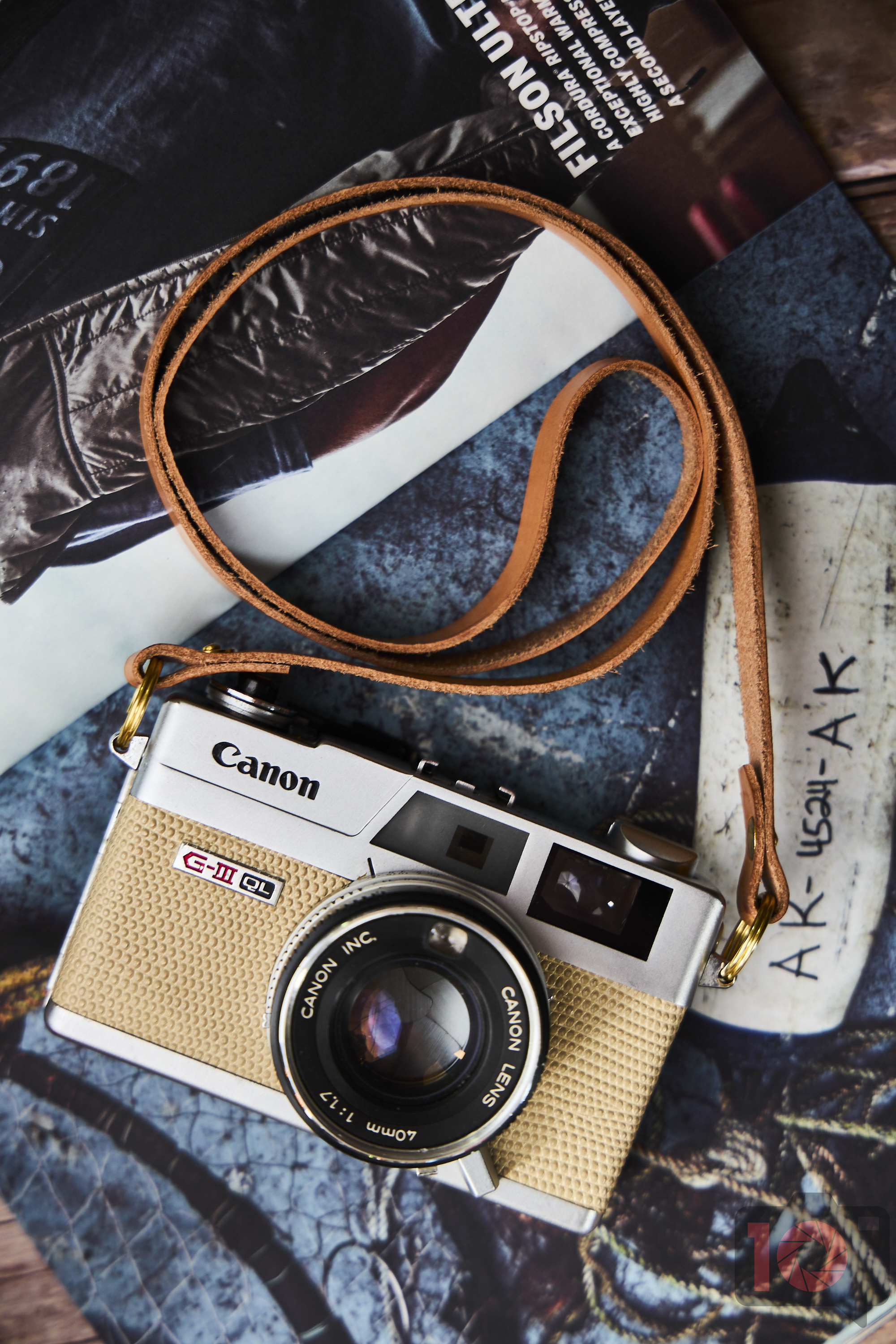 Chris Gampat The Phoblographer Field Work Slim Fixed Leather camera strap review product images 41-50s400 2