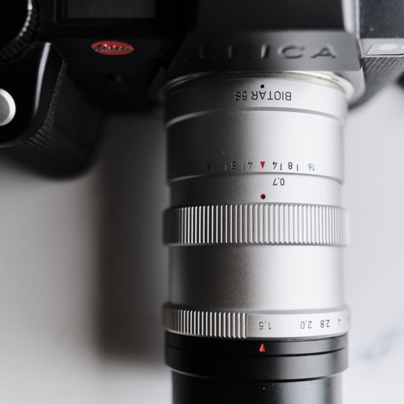 Chris Gampat The Phoblographer Meyer Optik 58mm f1.5 product images review 21-850s400