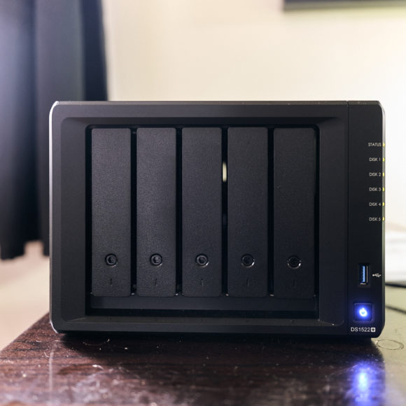 Chris Gampat The Phoblographer Synology DS1522+ review product images 21-50s3200