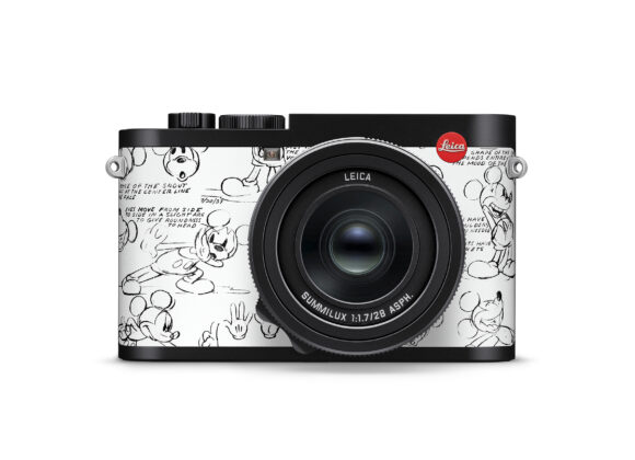 19092_Leica_Q2_Disney_front_LoRes_RGB