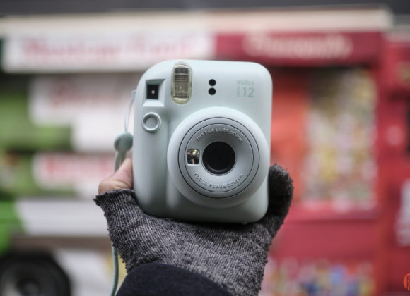 Chris Gampat The Phoblographer Fujifilm Instax Mini 12 review product images 1.41-1000s320