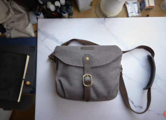 Chris Gampat The Phoblographer Bagsmart Canvas Camera Case product images 2.81-100s200 3