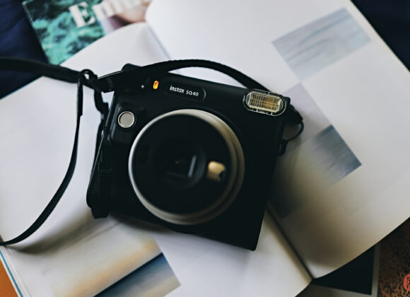 Chris Gampat The Phoblographer Fujifilm SQ40 review product images 21-250s400