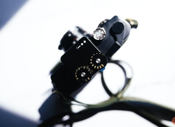 Chris Gampat The Phoblographer TTArtisan Light Meter in brass product images 21-2000s100