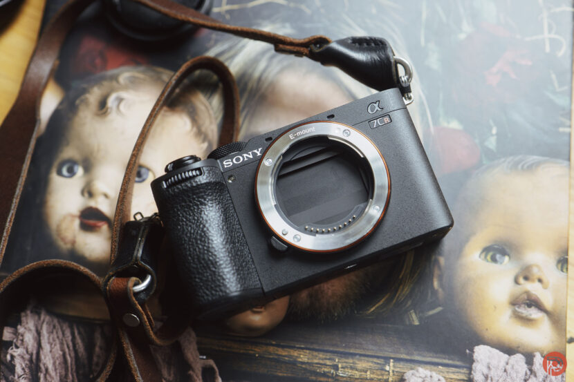 Chris Gampat The Phoblographer Sony a7cR review product images 3.51-80s200 1