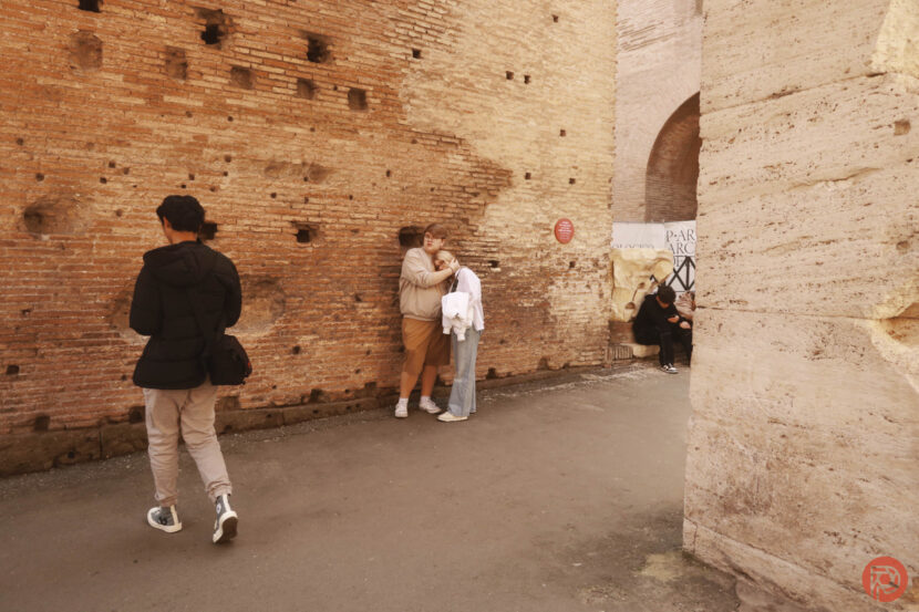 Chris Gampat The Phoblographer TIPA 2024 Italy Street Photography Canon G1x Mk III 41-500s400