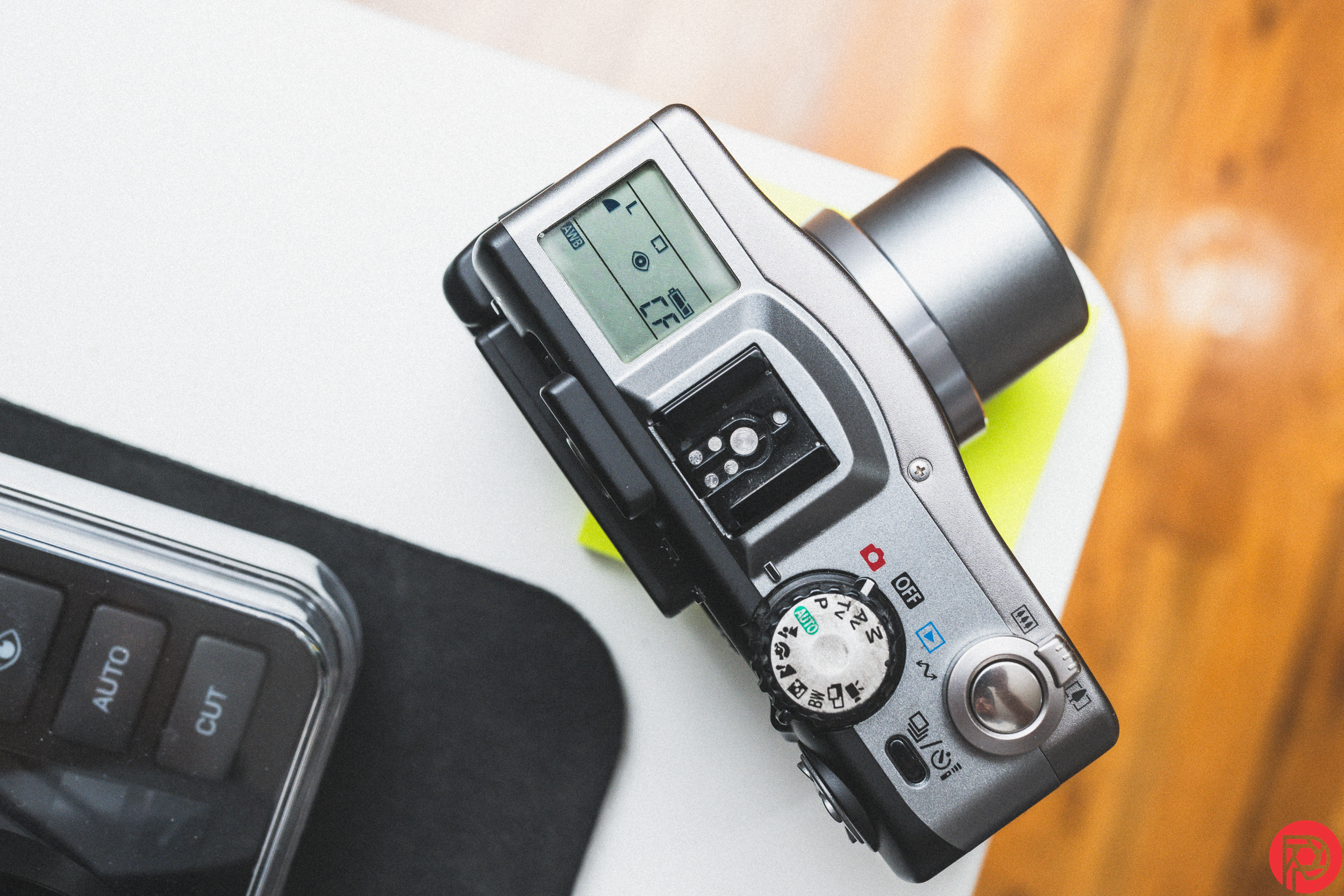 Top view of the Canon PowerShot G1. Image Credit: Alberto Lima for ThePhoblographer.com