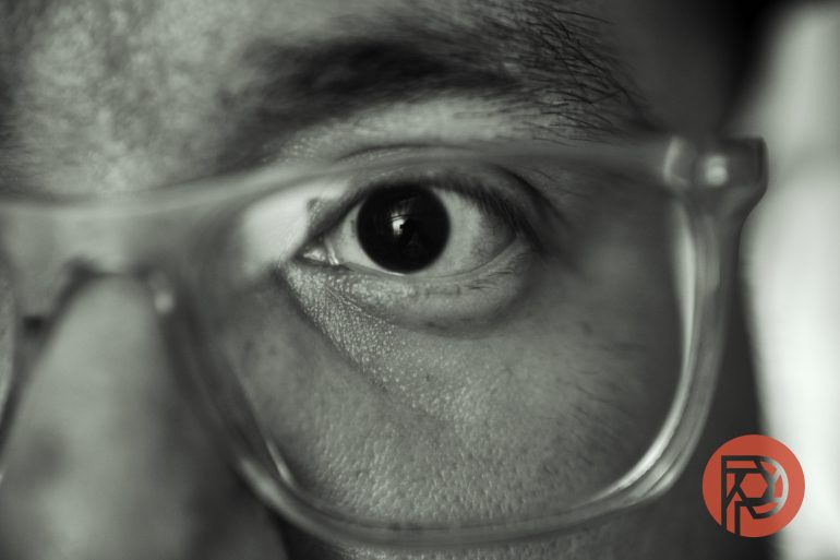 A close up of a persons eye.