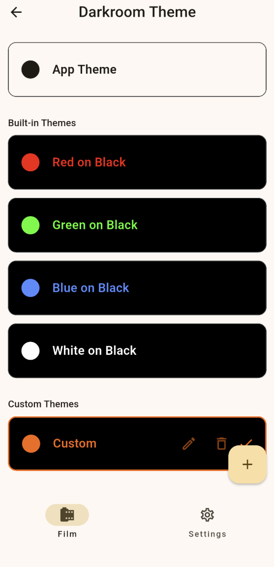 Theme selection screen showing built-in color themes and a highlighted custom theme option at the bottom.