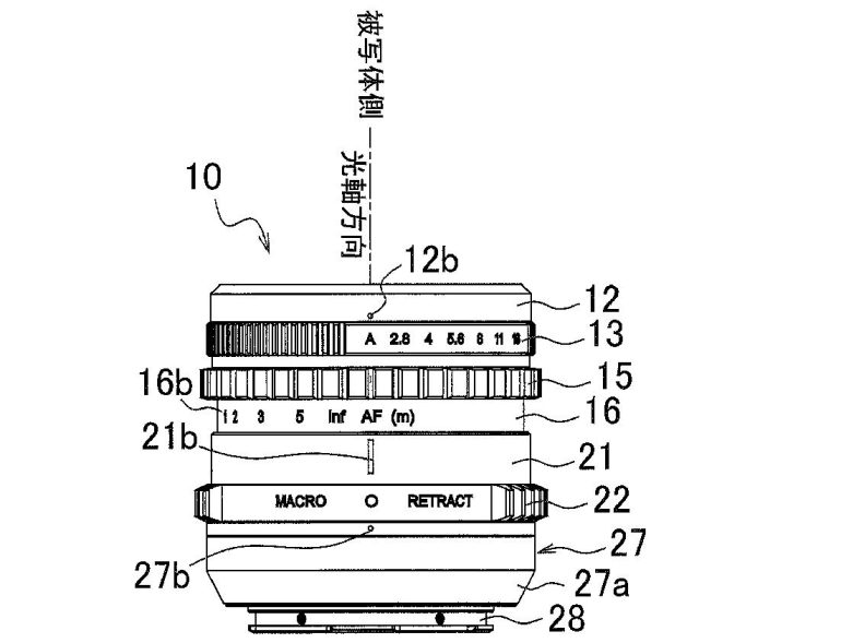 Technical drawing of a camera lens with labeled parts, focusing rings, and aperture settings in Japanese and English.